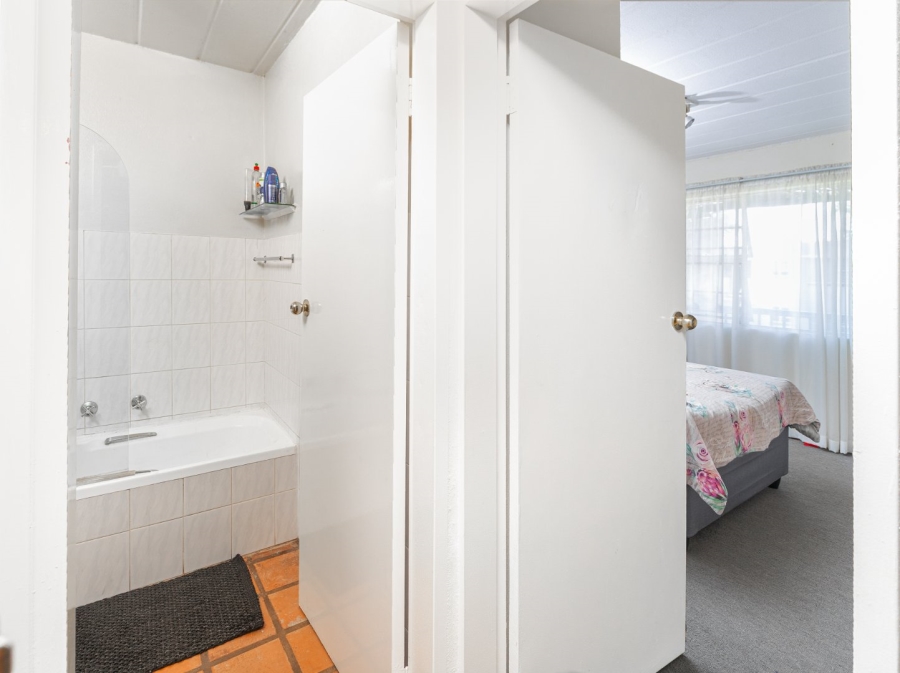 1 Bedroom Property for Sale in Kosmos North West